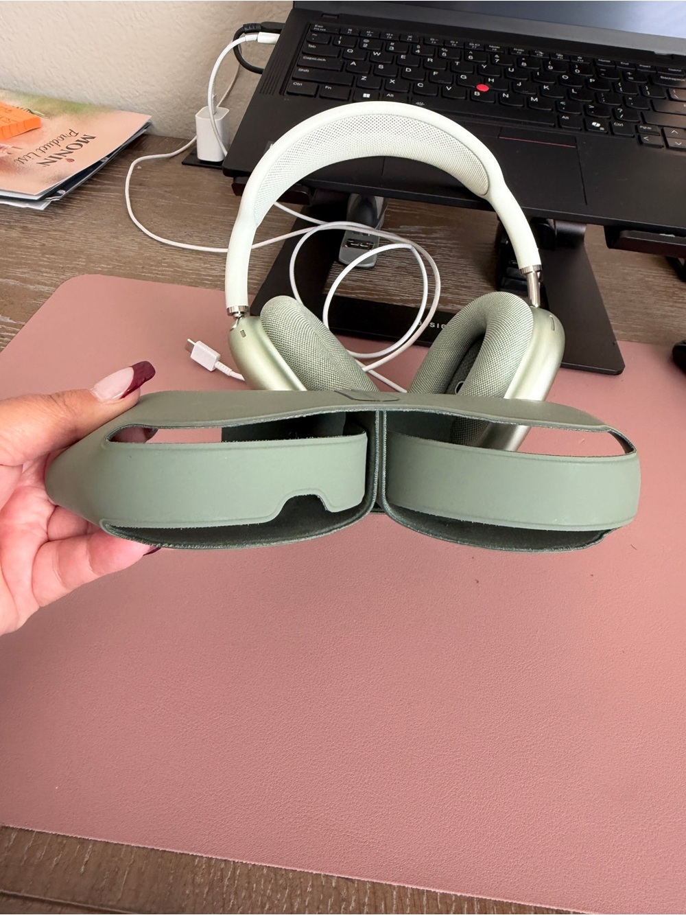 Apple AirPods Max - Picture 6 of 11